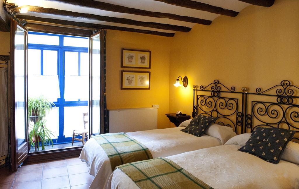 Hostal Santa Agueda Tarazona Værelse billede