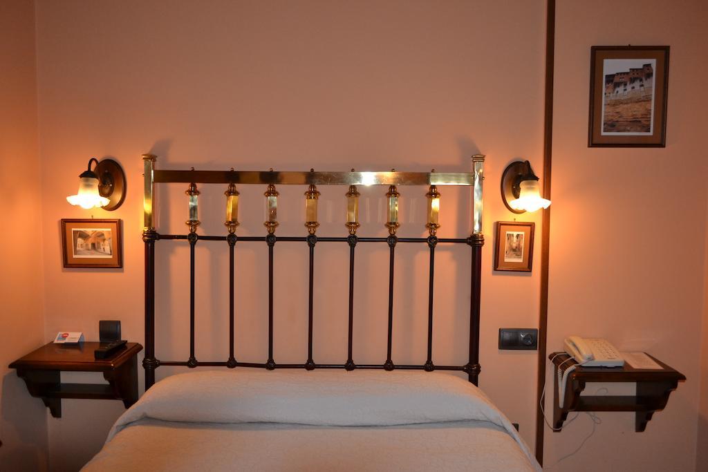 Hostal Santa Agueda Tarazona Værelse billede
