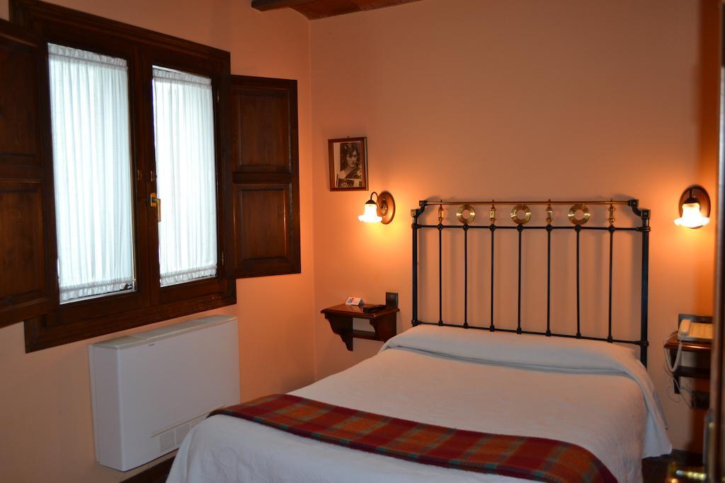 Hostal Santa Agueda Tarazona Værelse billede