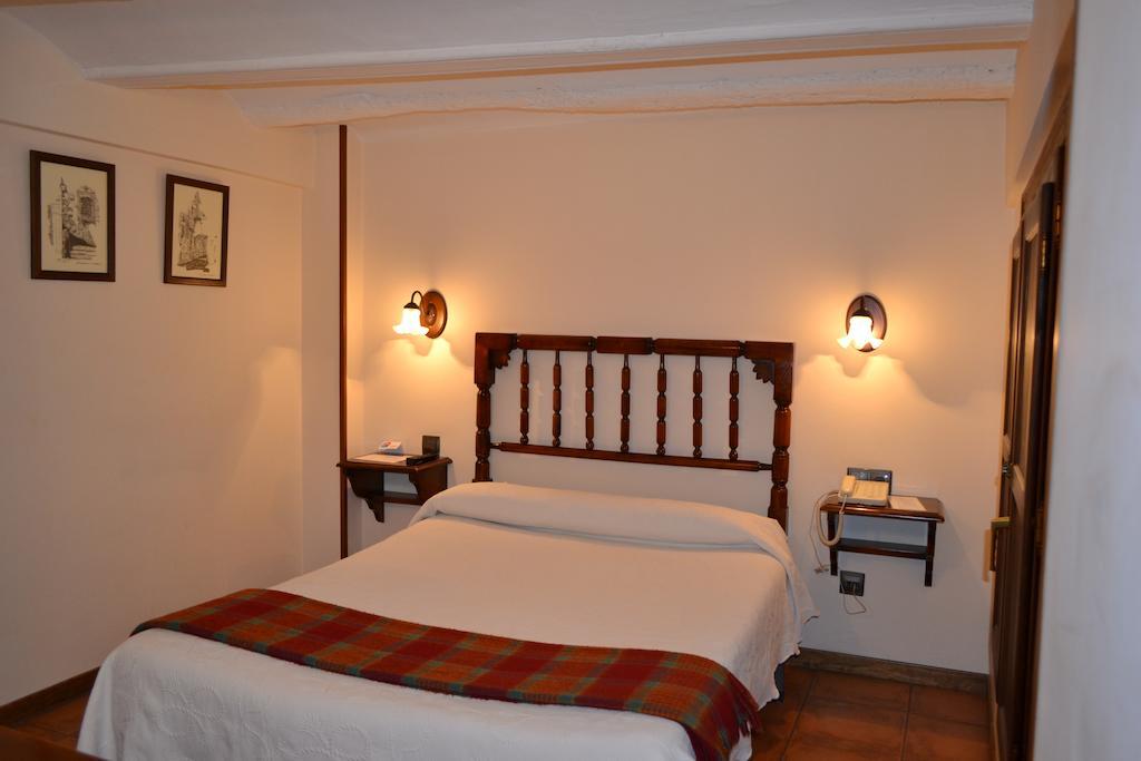 Hostal Santa Agueda Tarazona Værelse billede