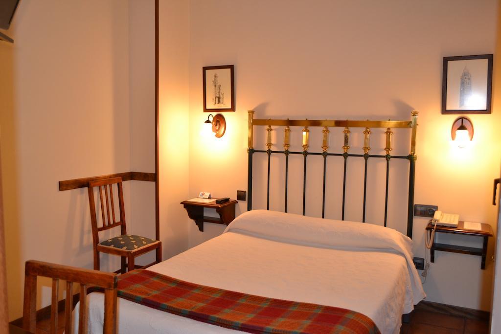 Hostal Santa Agueda Tarazona Værelse billede