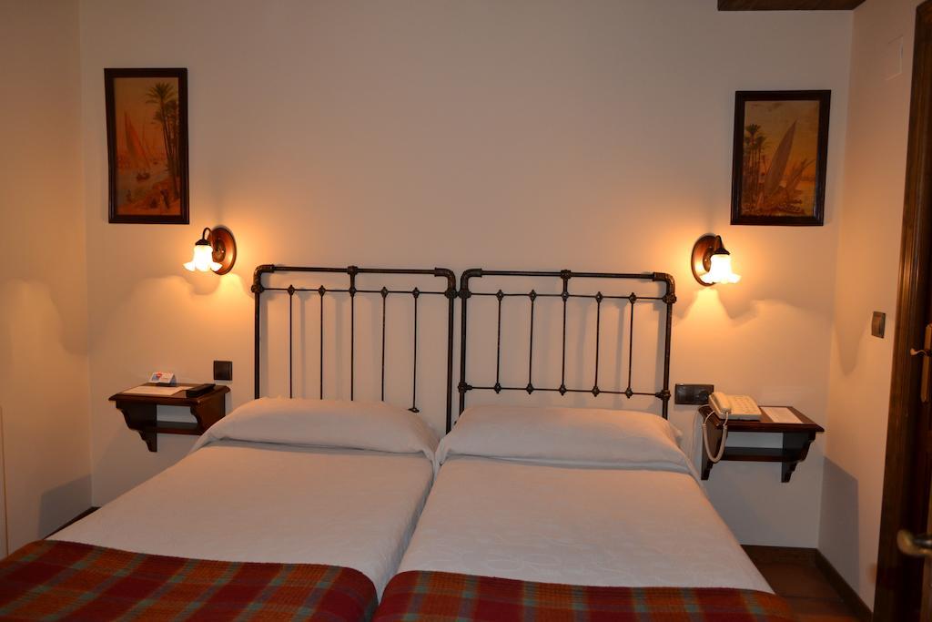Hostal Santa Agueda Tarazona Værelse billede