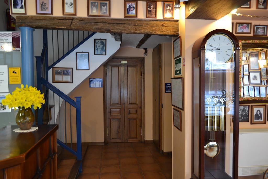 Hostal Santa Agueda Tarazona Eksteriør billede
